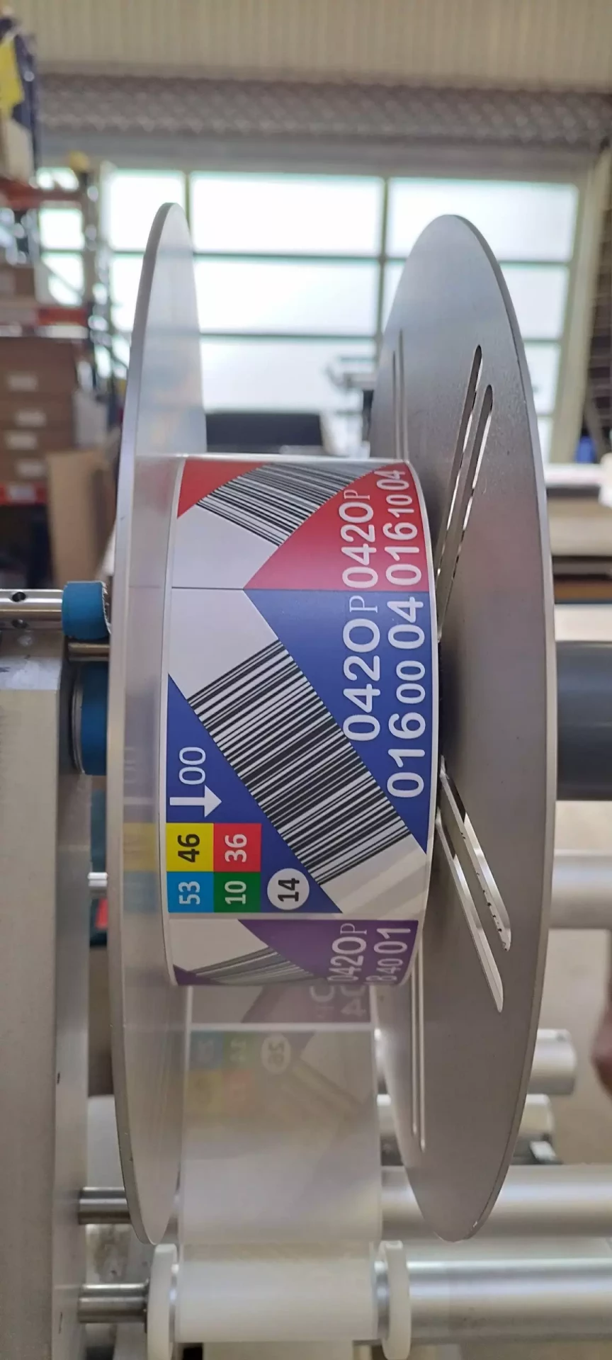 Etiquette adhésive personnalisée en rouleau